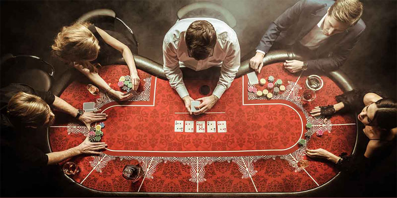 Cần tập trung và kiên nhẫn khi chơi Poker